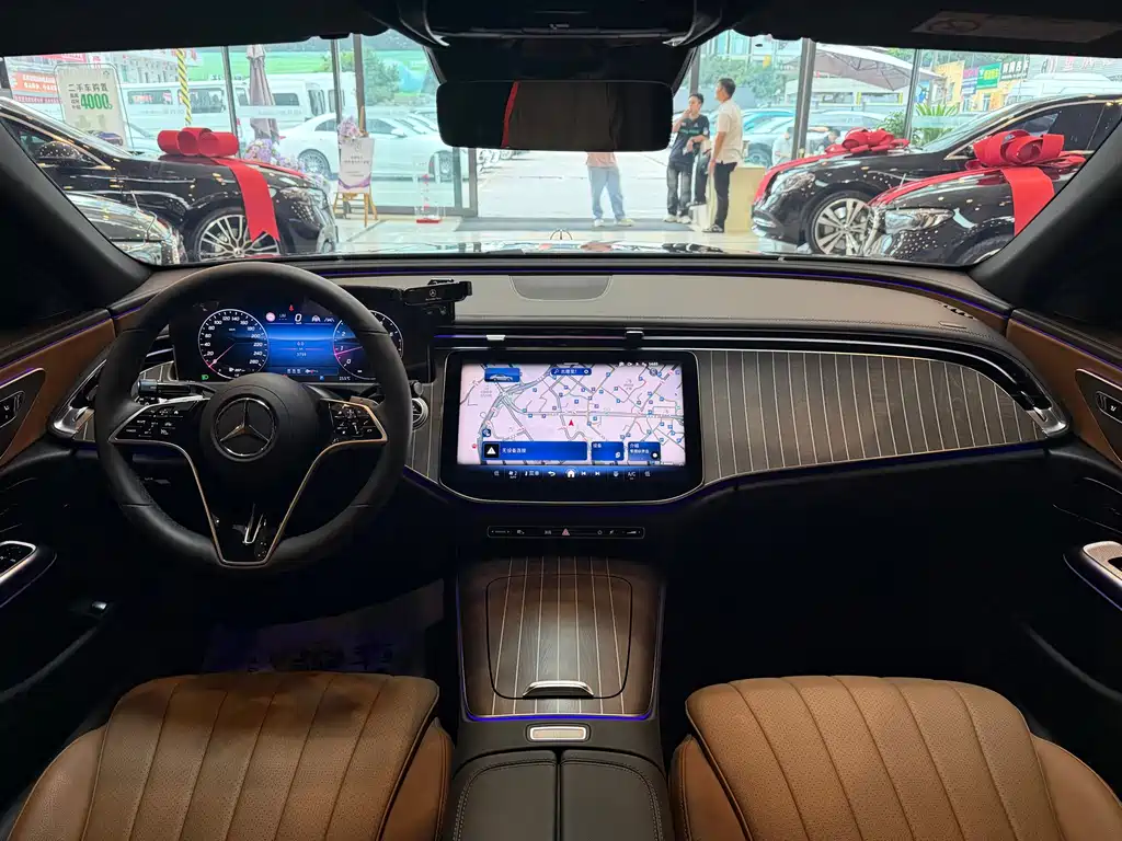 Mercedes-Benz E-Class — миниатюра 10