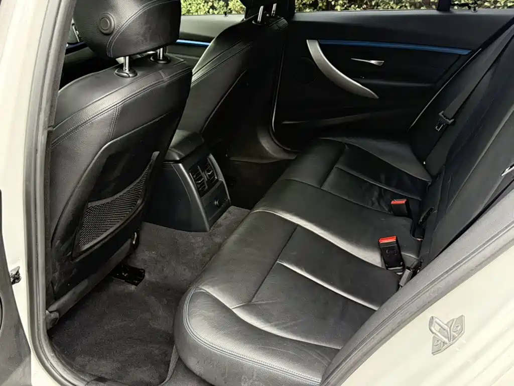 BMW 3 Series — миниатюра 18