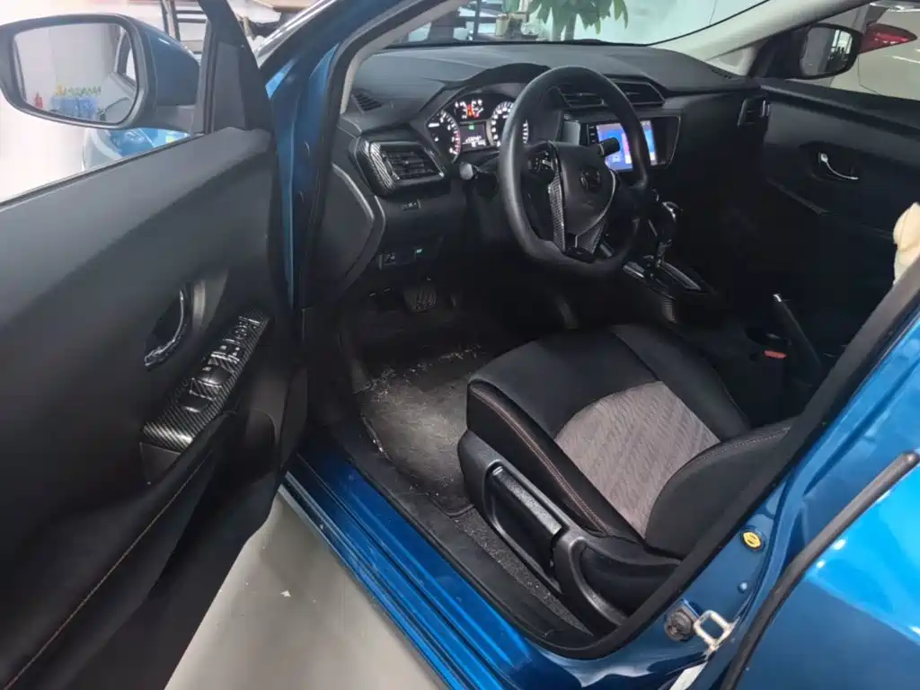 Nissan Bluebird — миниатюра 16