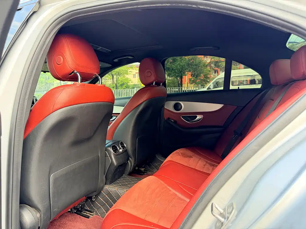 Mercedes-Benz C-Class — миниатюра 7