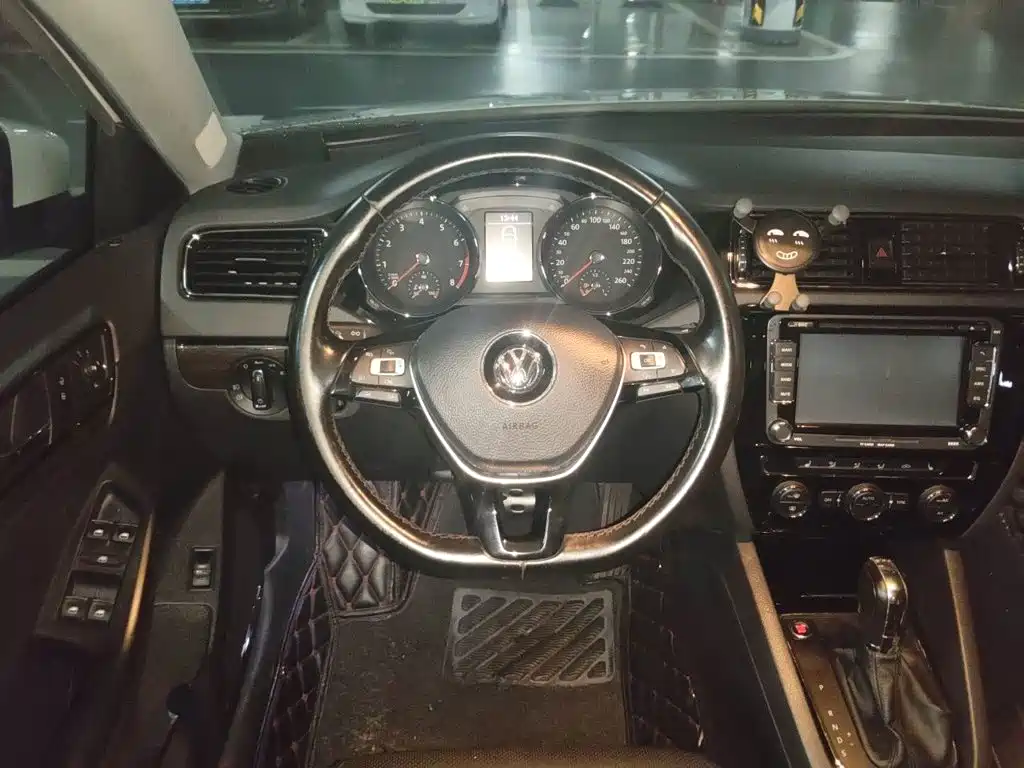 Volkswagen Sagitar — миниатюра 11