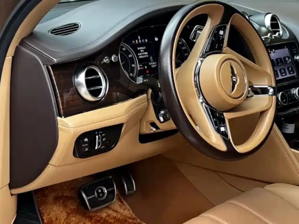 Bentley Bentayga — миниатюра 10