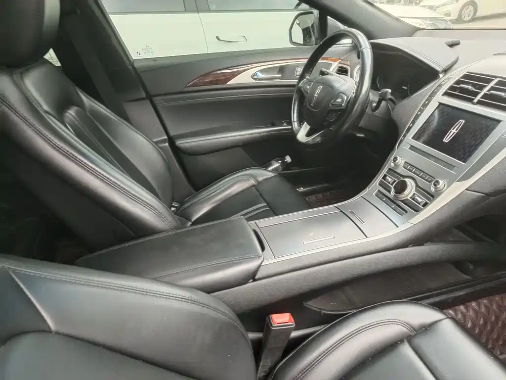 Lincoln MKZ — миниатюра 10