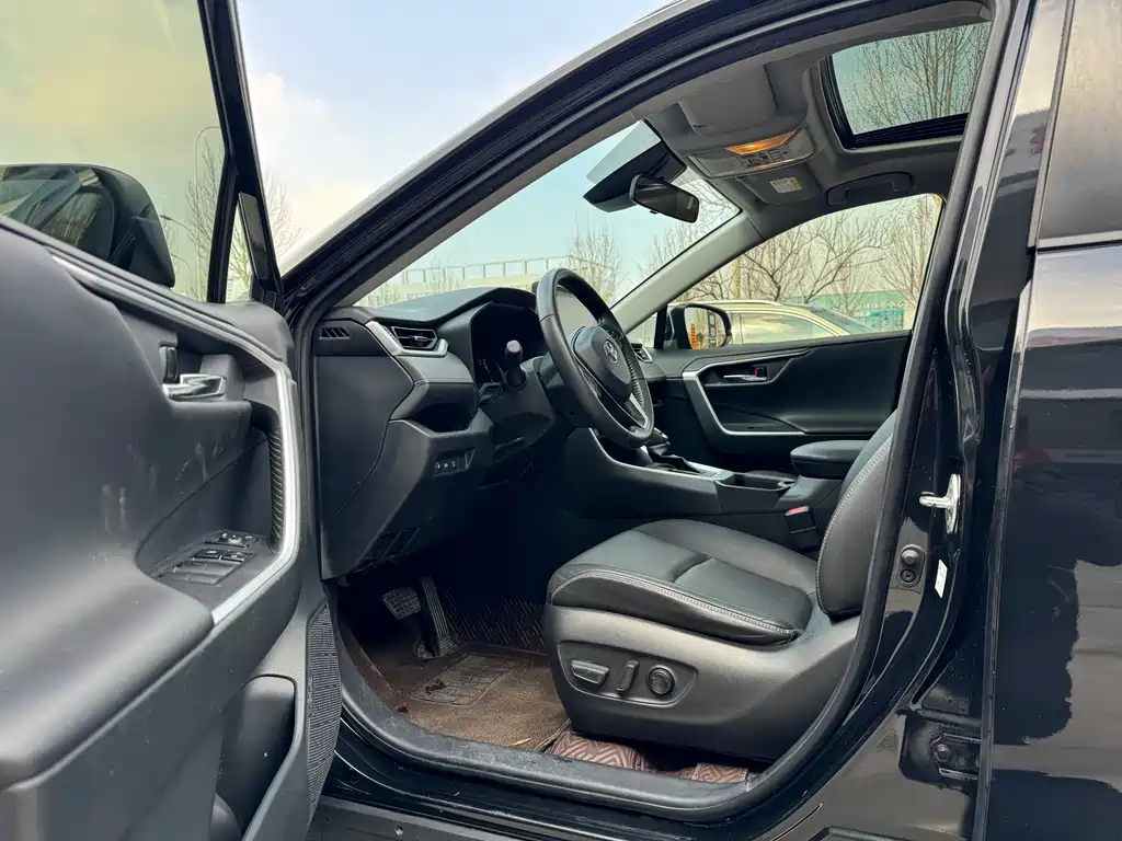 TOYOTA RAV4 RONGFANG