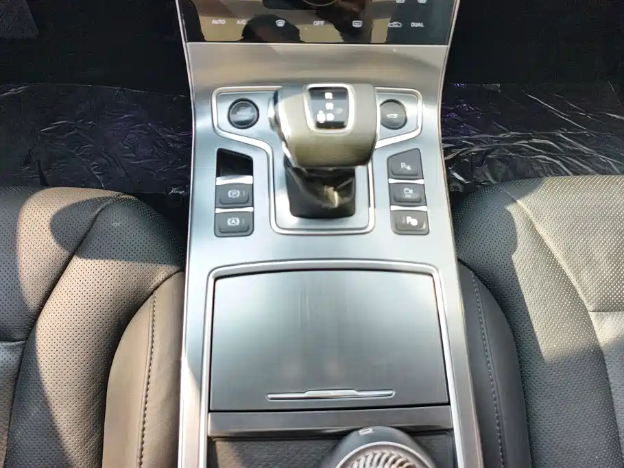 Hongqi Hongqi H5 — миниатюра 16