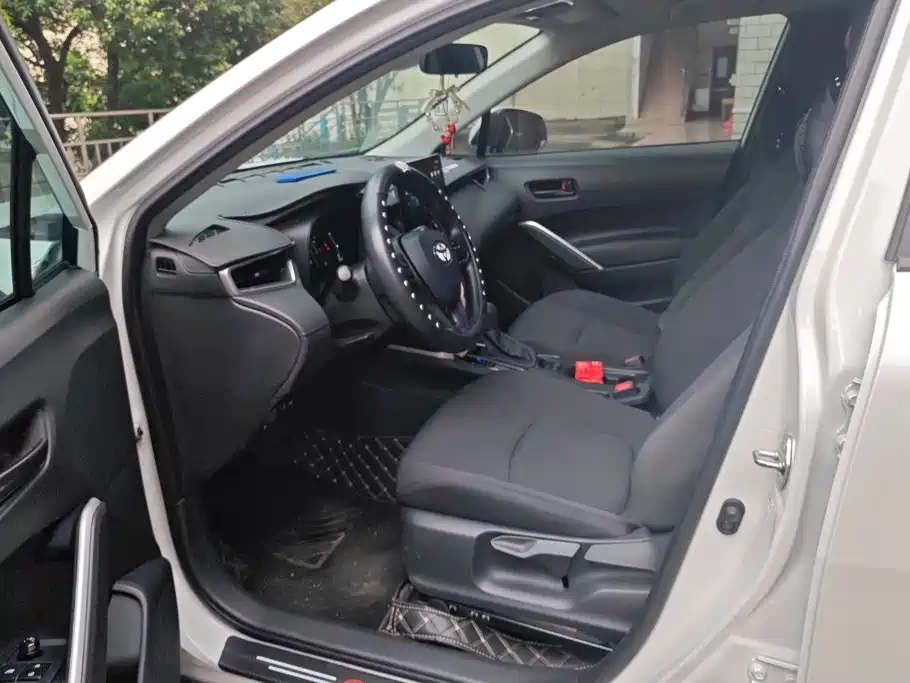 Toyota Corolla Cross — миниатюра 9