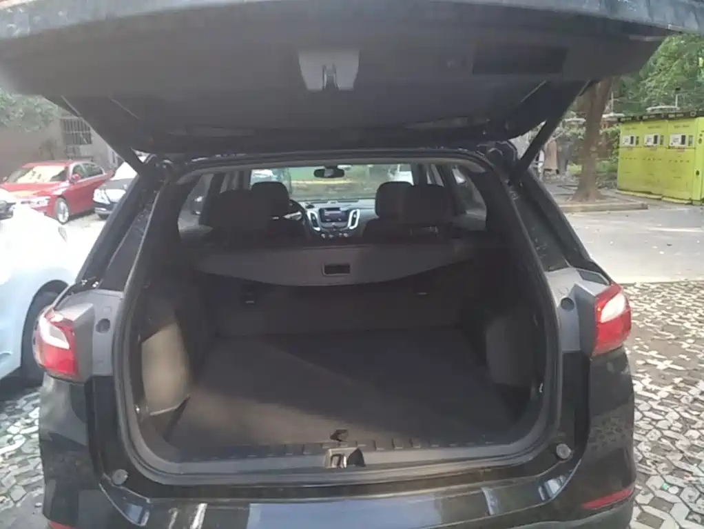 Chevrolet Equinox — миниатюра 19