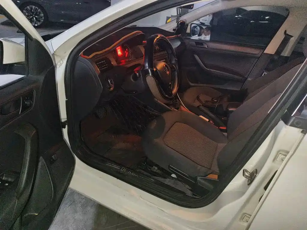Volkswagen Santana — миниатюра 17
