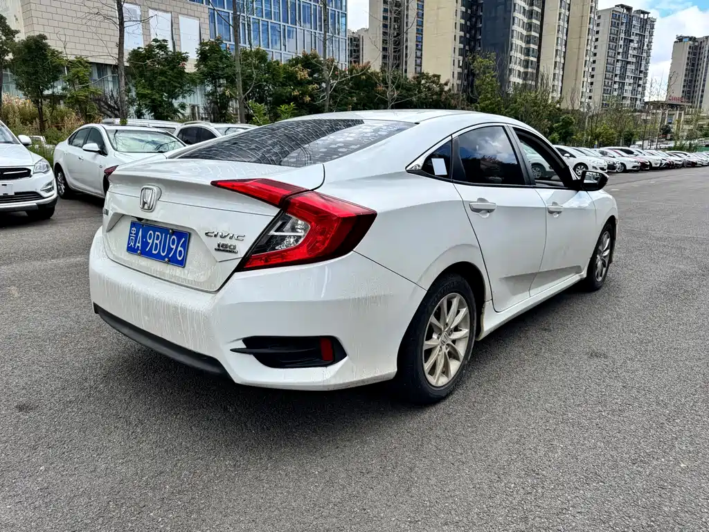 Honda Civic — миниатюра 9