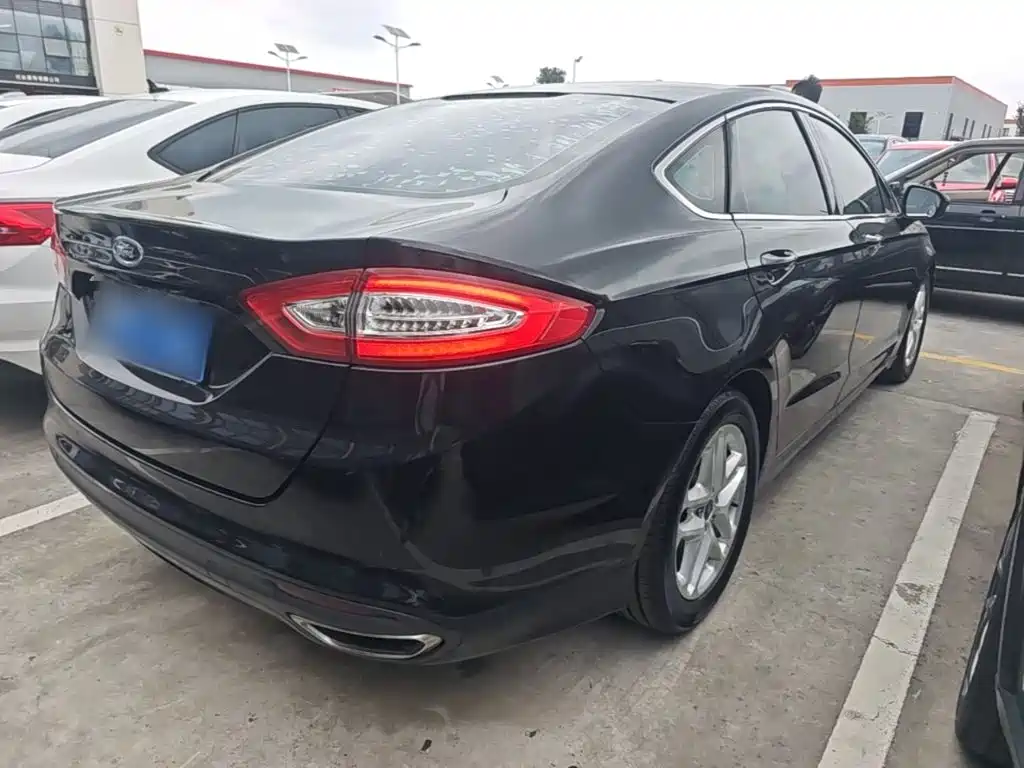 Ford Mondeo — миниатюра 7