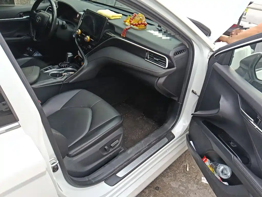 Toyota Camry — миниатюра 20