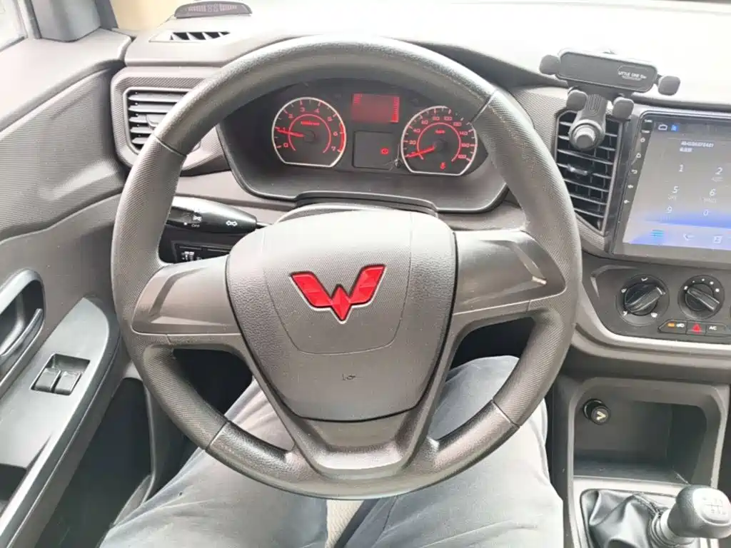 Wuling Hongguang V — миниатюра 11