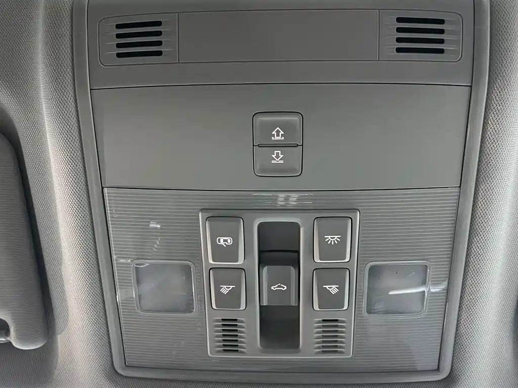 Skoda Karoq — миниатюра 12