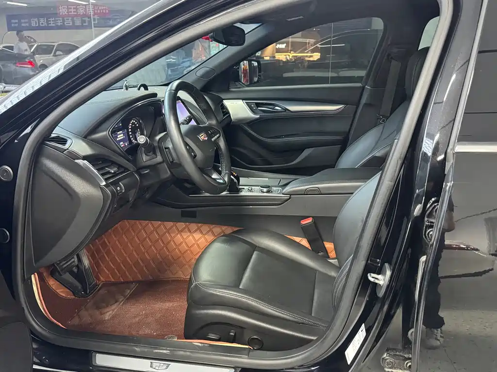 Cadillac CT5 — миниатюра 8