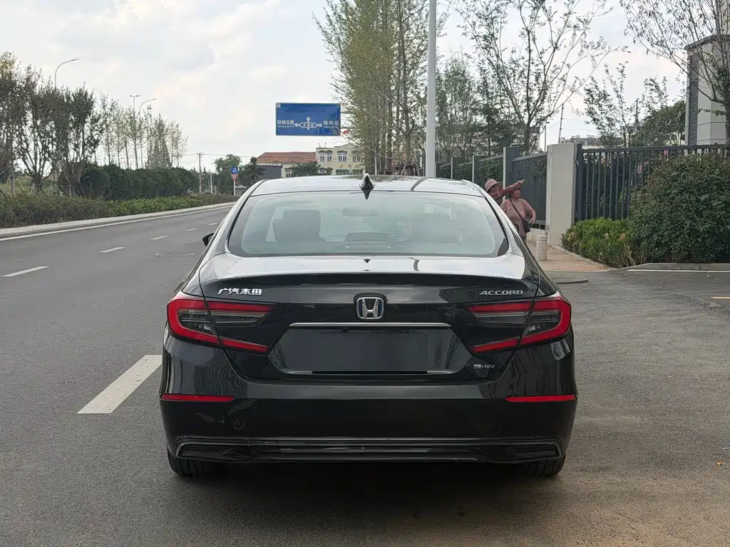 Honda Accord — миниатюра 9