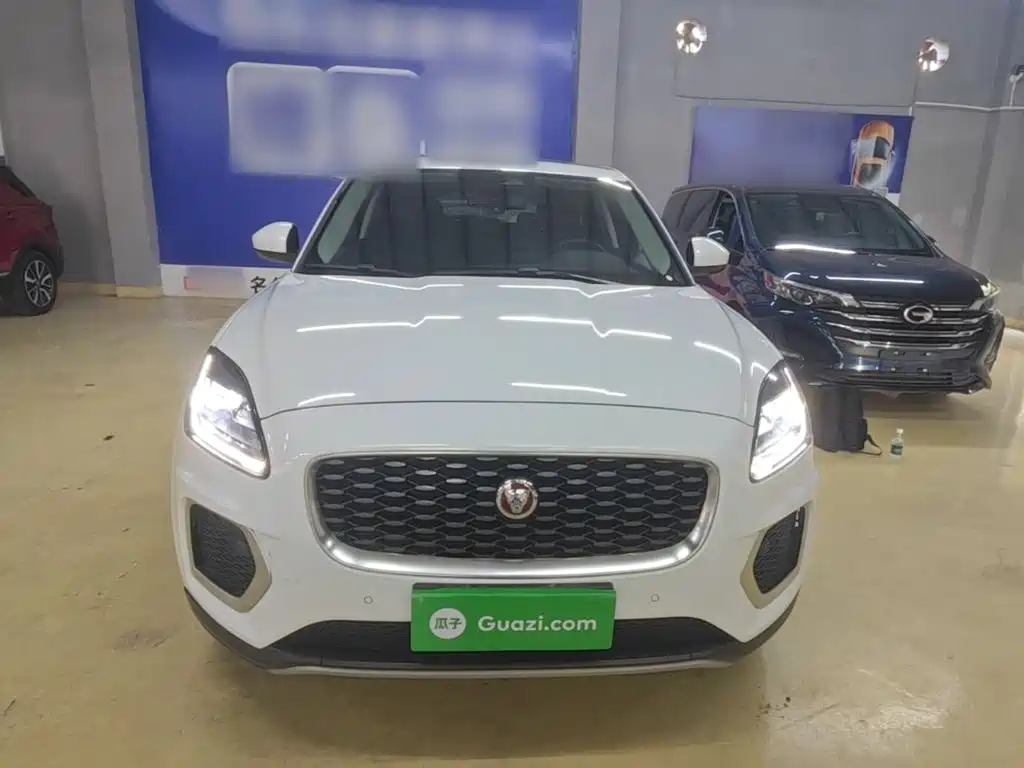 Jaguar E-PACE — миниатюра 3