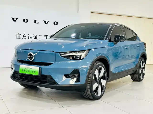 VOLVO C40 2024