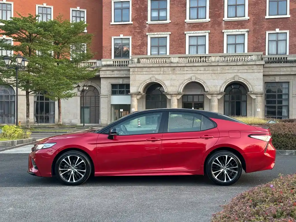 Toyota Camry — миниатюра 15