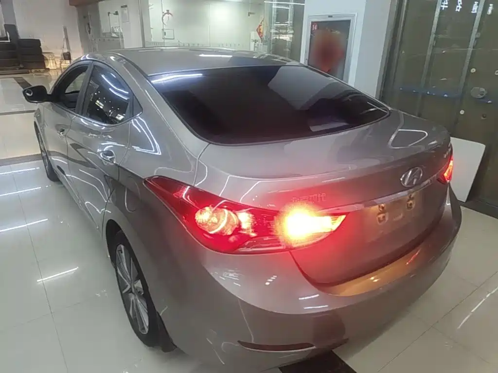 Hyundai Elantra Langdong — миниатюра 5