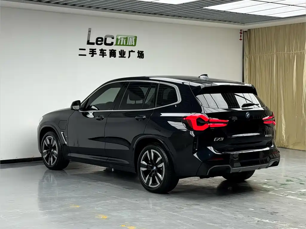 BMW iX3 — миниатюра 6