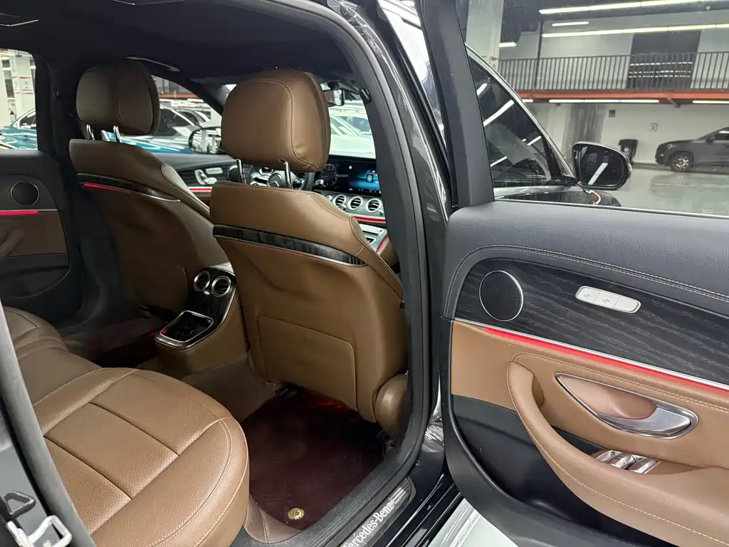 Mercedes-Benz E-Class — миниатюра 18