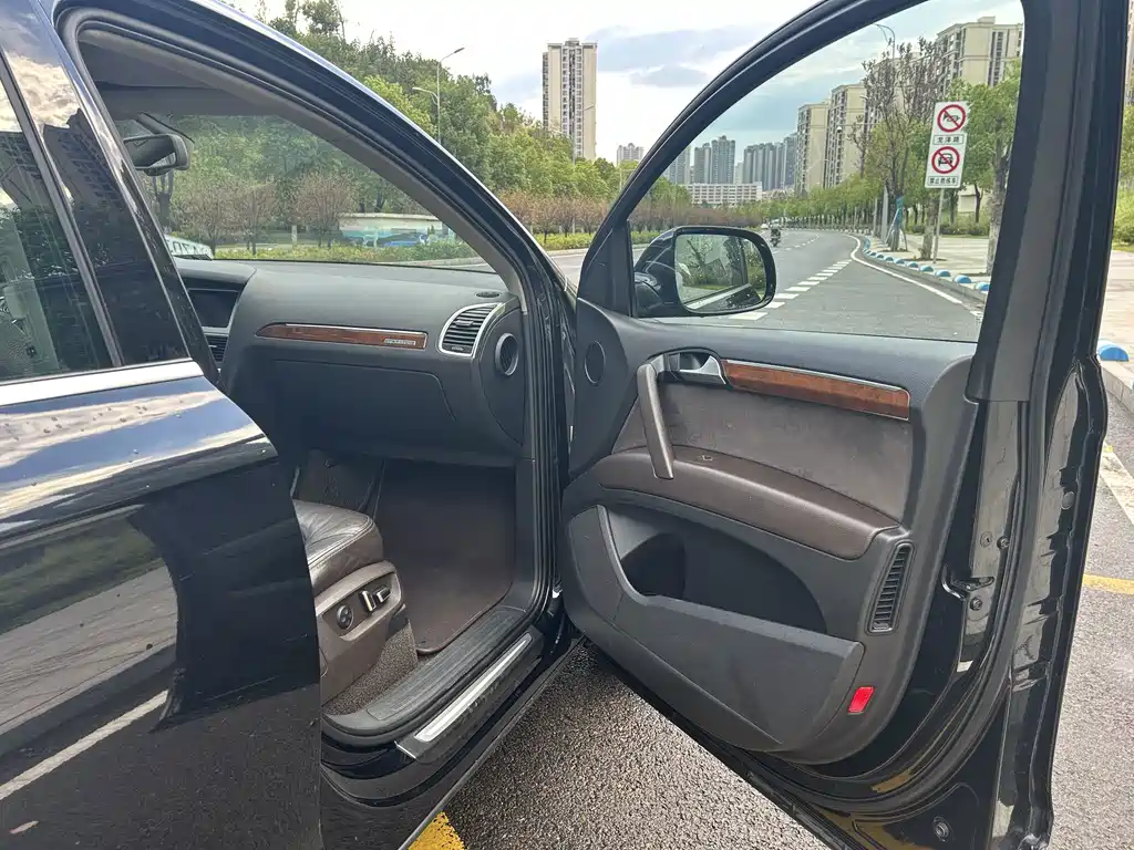 Audi Q7 — миниатюра 26