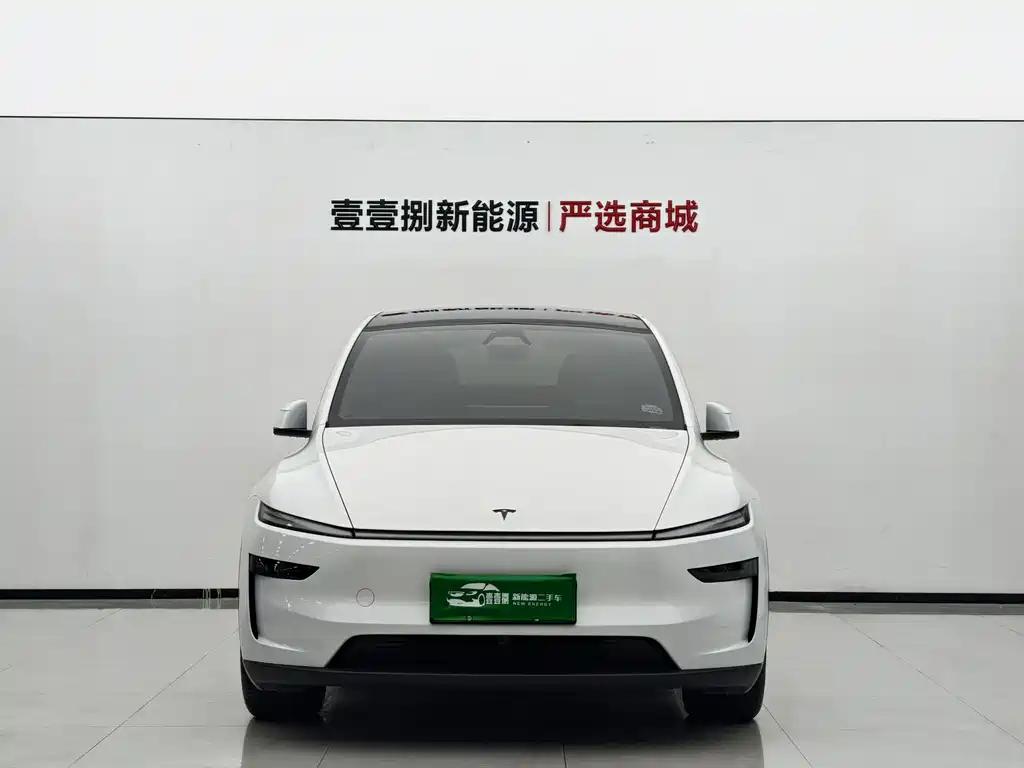 Tesla Model Y L — миниатюра 8