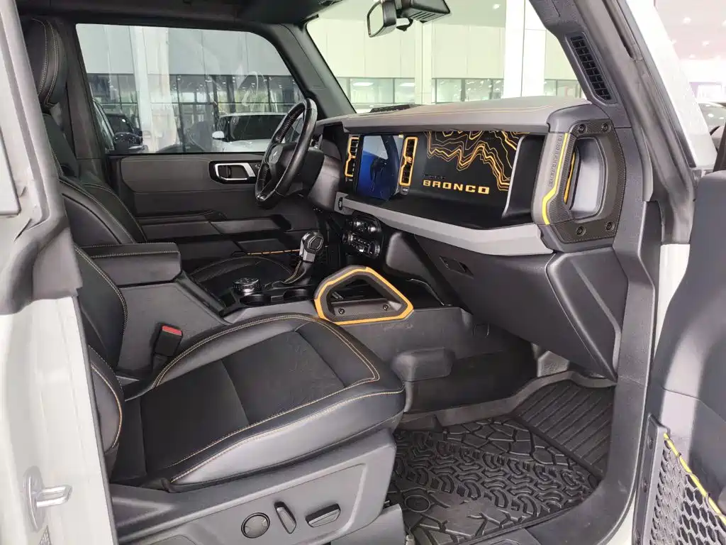 Ford Bronco — миниатюра 13