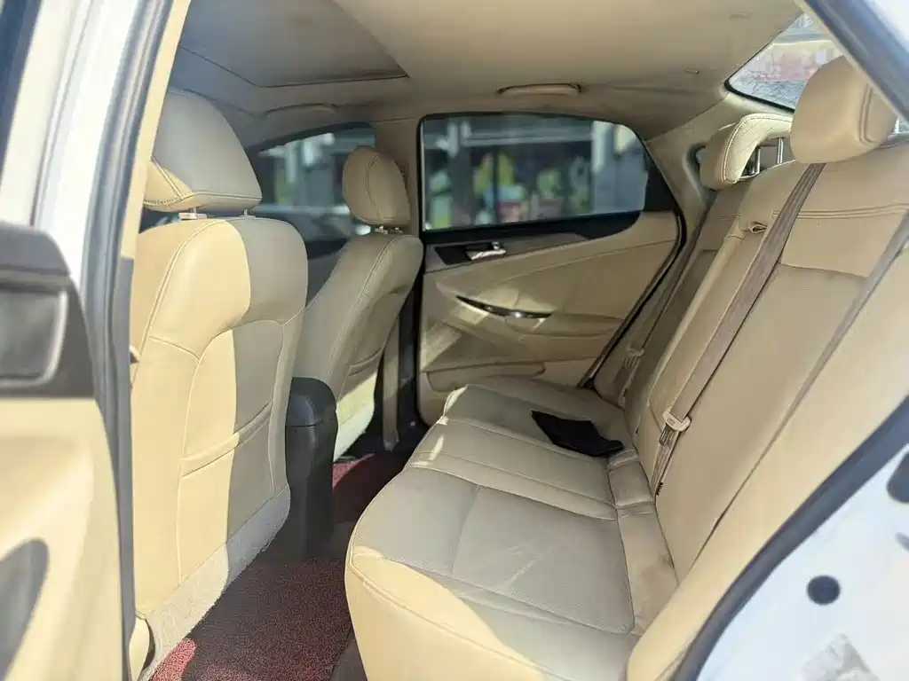 Changan Eado New Energy — миниатюра 9
