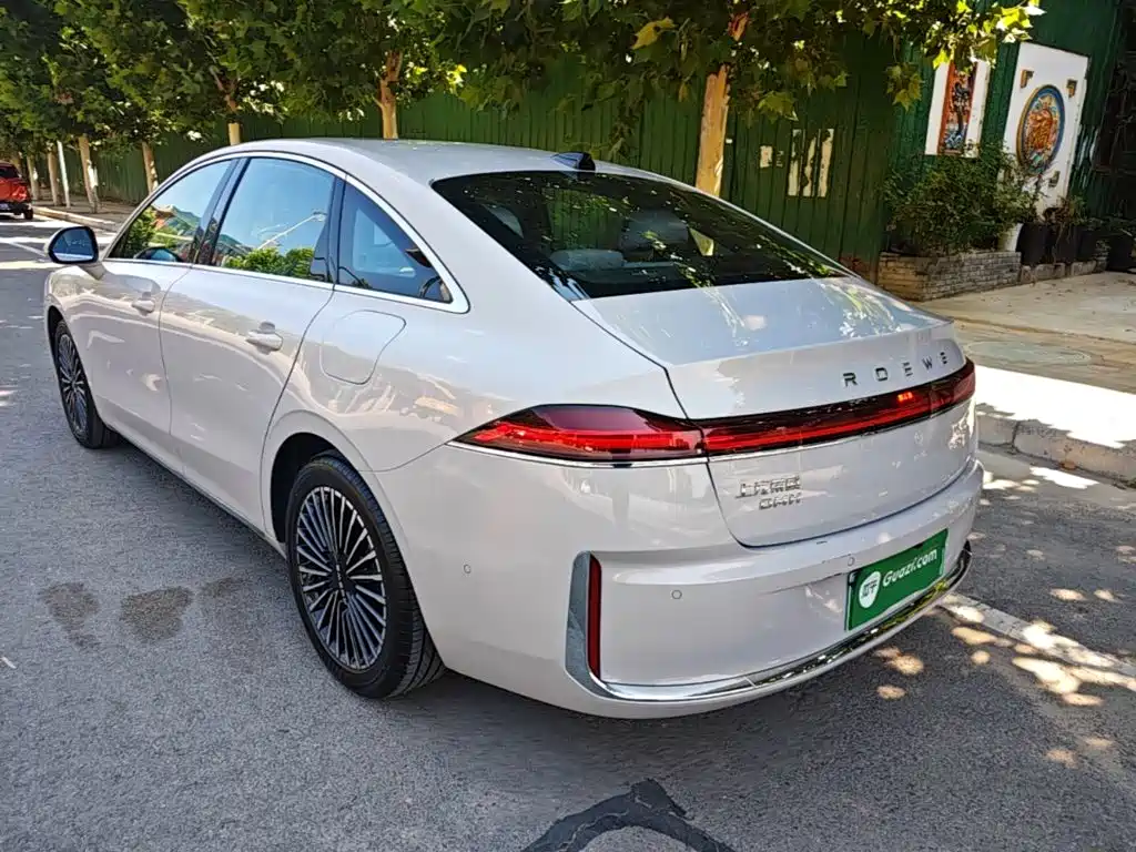 Roewe M7 DMH 2025 160km Premium