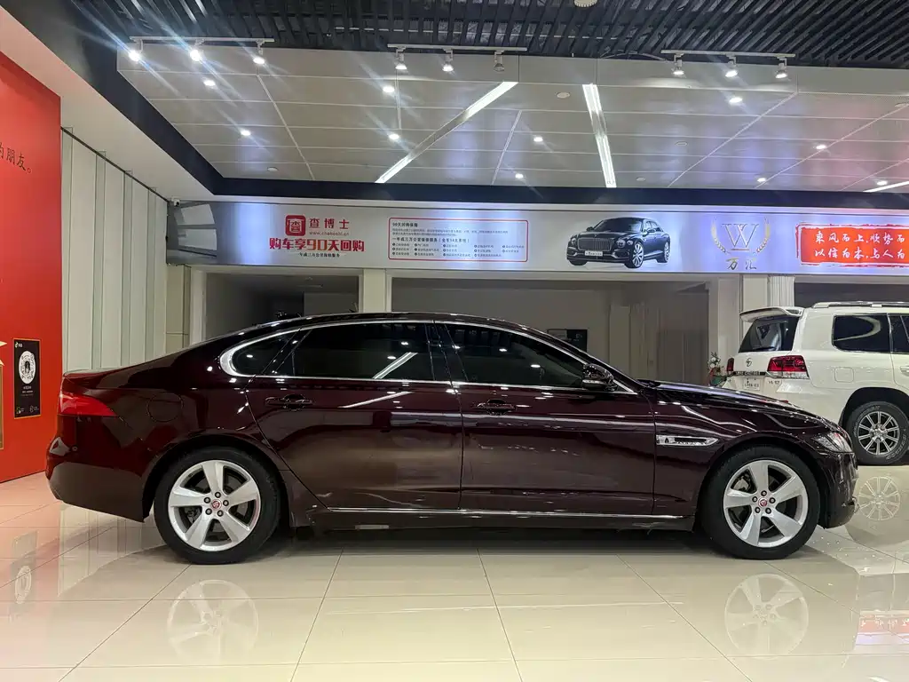 Jaguar XFL — миниатюра 4