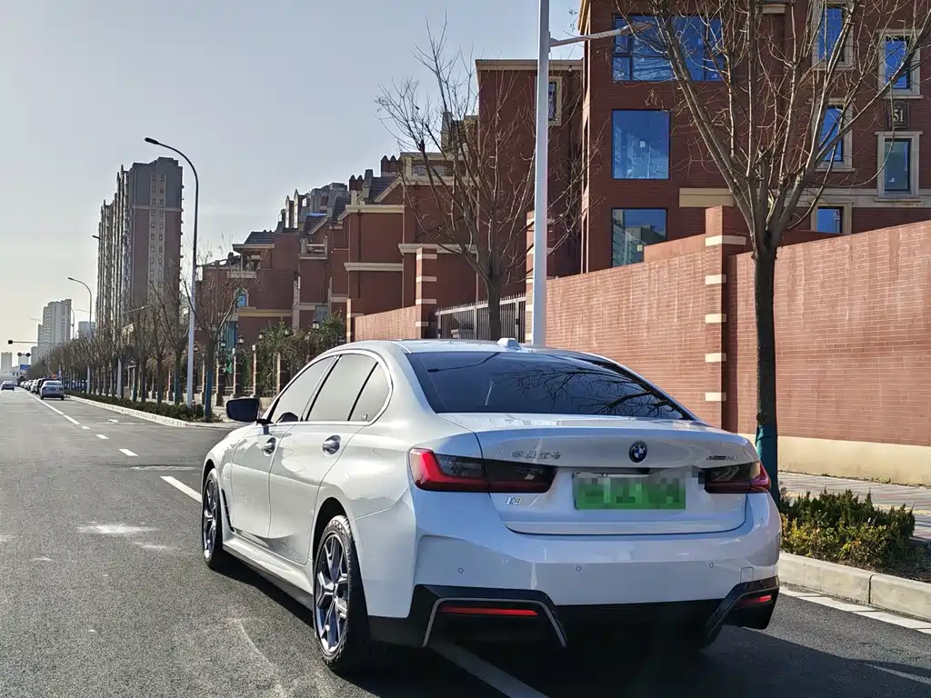 BMW i3 — миниатюра 10