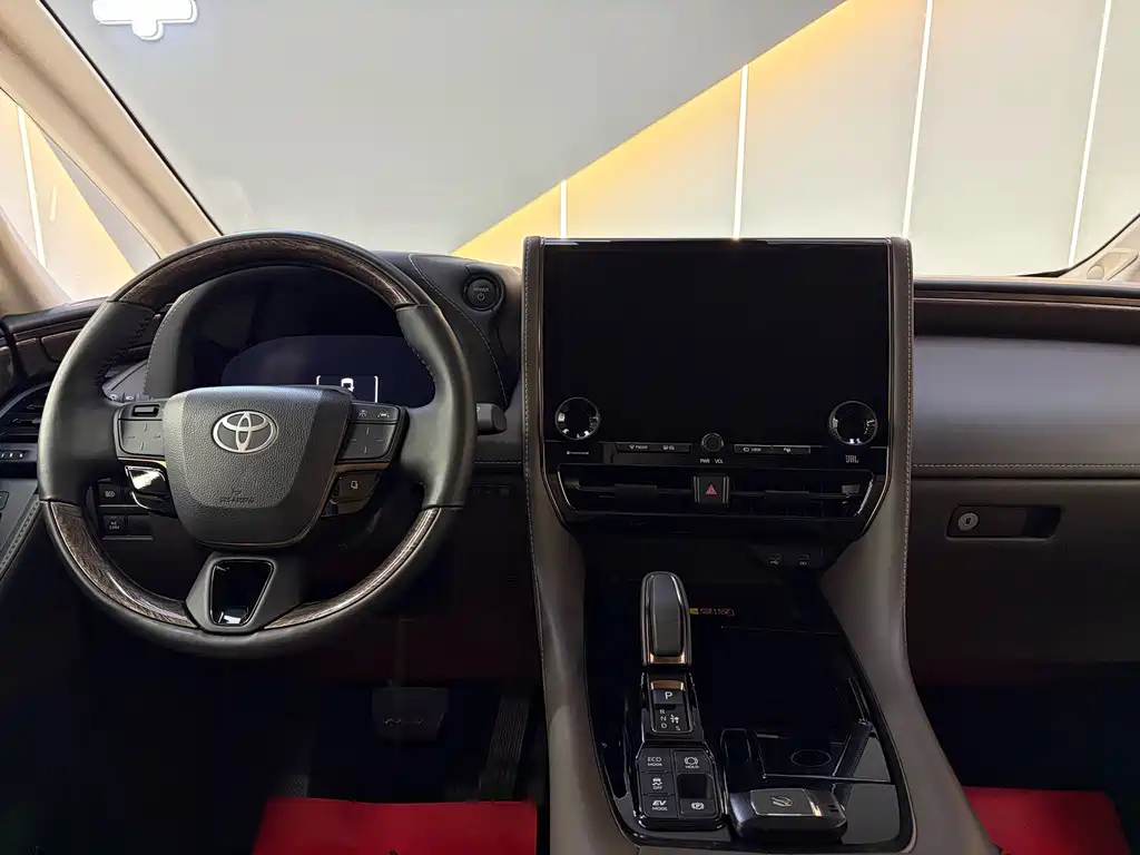 Toyota Alphard — миниатюра 23