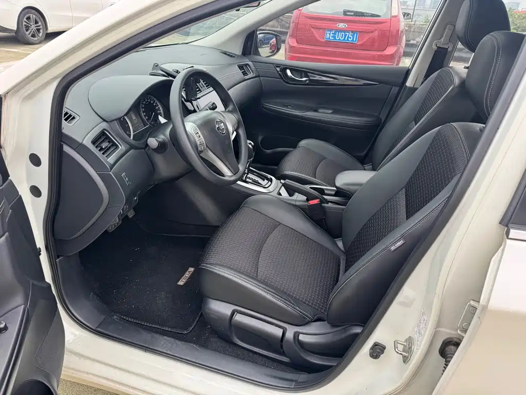 Nissan Tiida — миниатюра 5