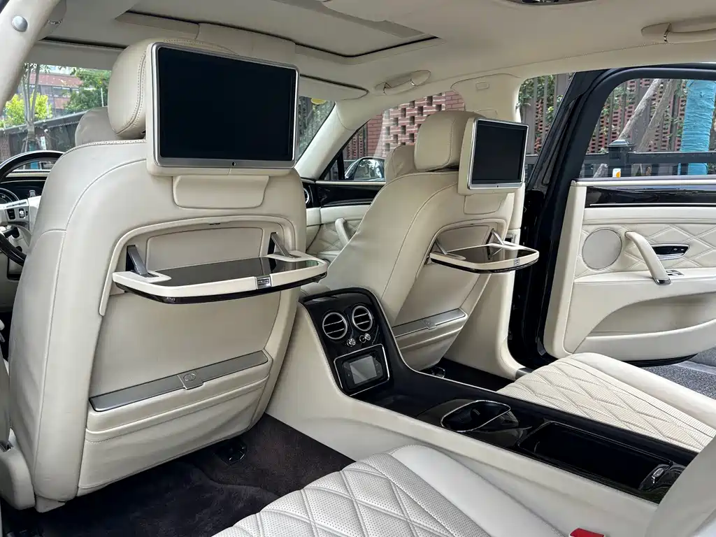 Bentley Flying Spur — миниатюра 10