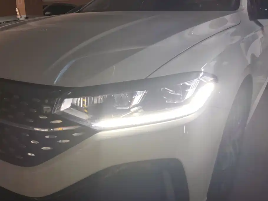 Volkswagen Lavida — миниатюра 5