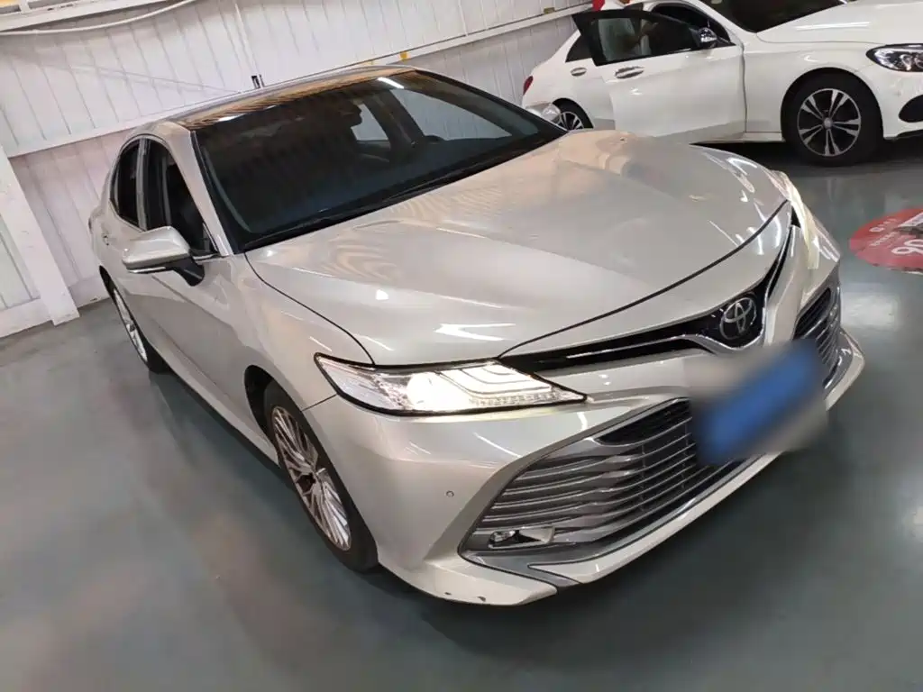 Toyota Camry — миниатюра 4