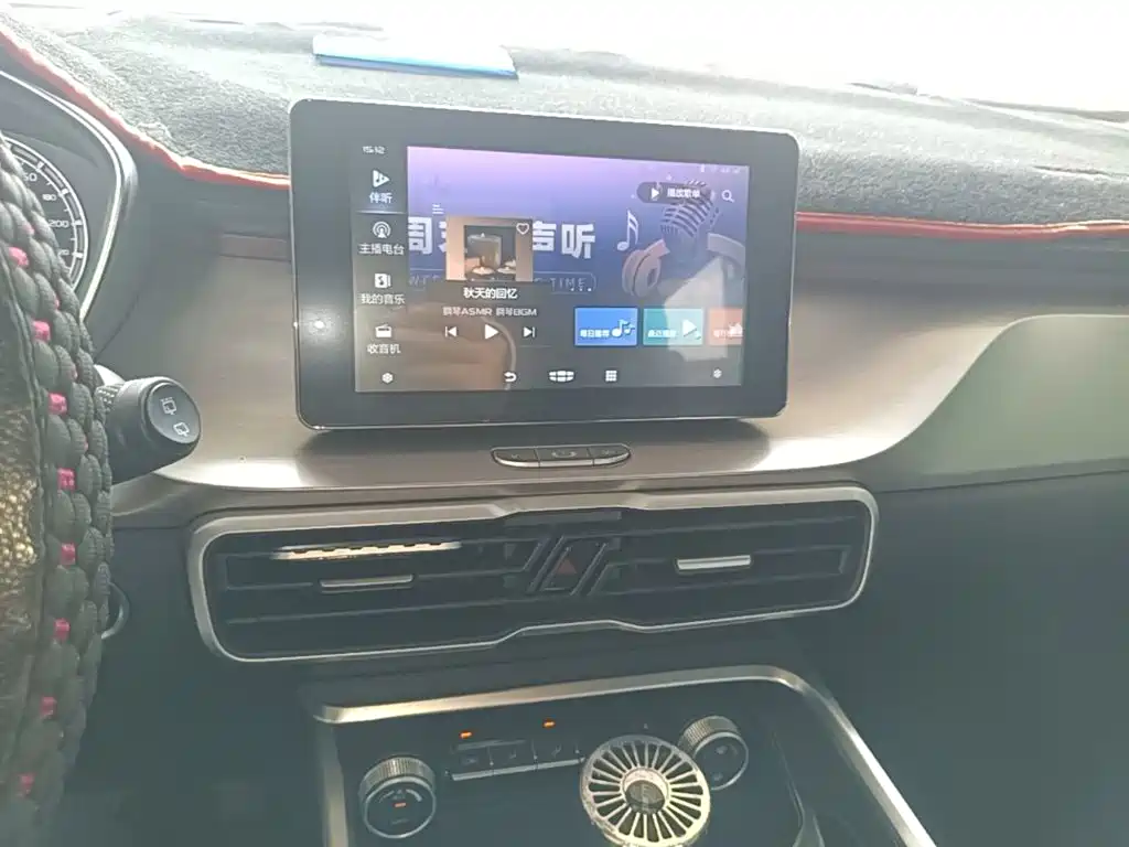 Geely Binyue — миниатюра 13