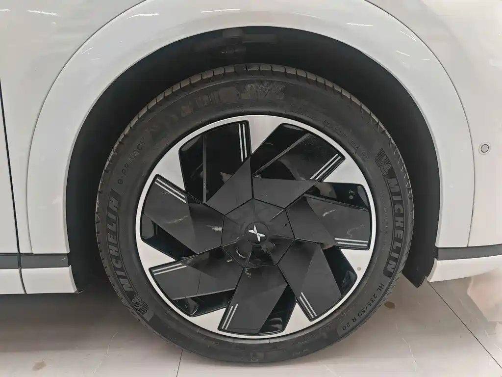 XPeng X9 — миниатюра 15