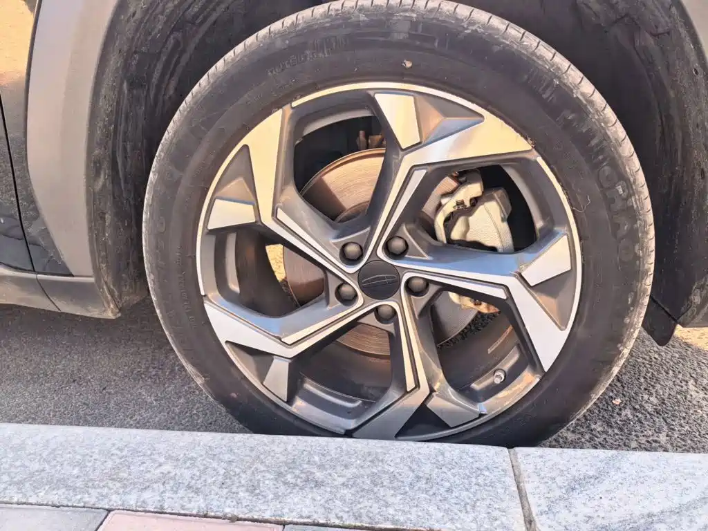 Geely Boyue L — миниатюра 24