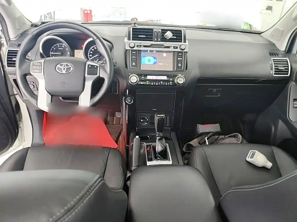 Toyota Land Cruiser Prado 2016 2.7L AT Luxury