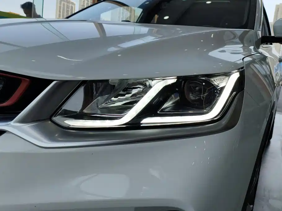Geely Binyue — миниатюра 5