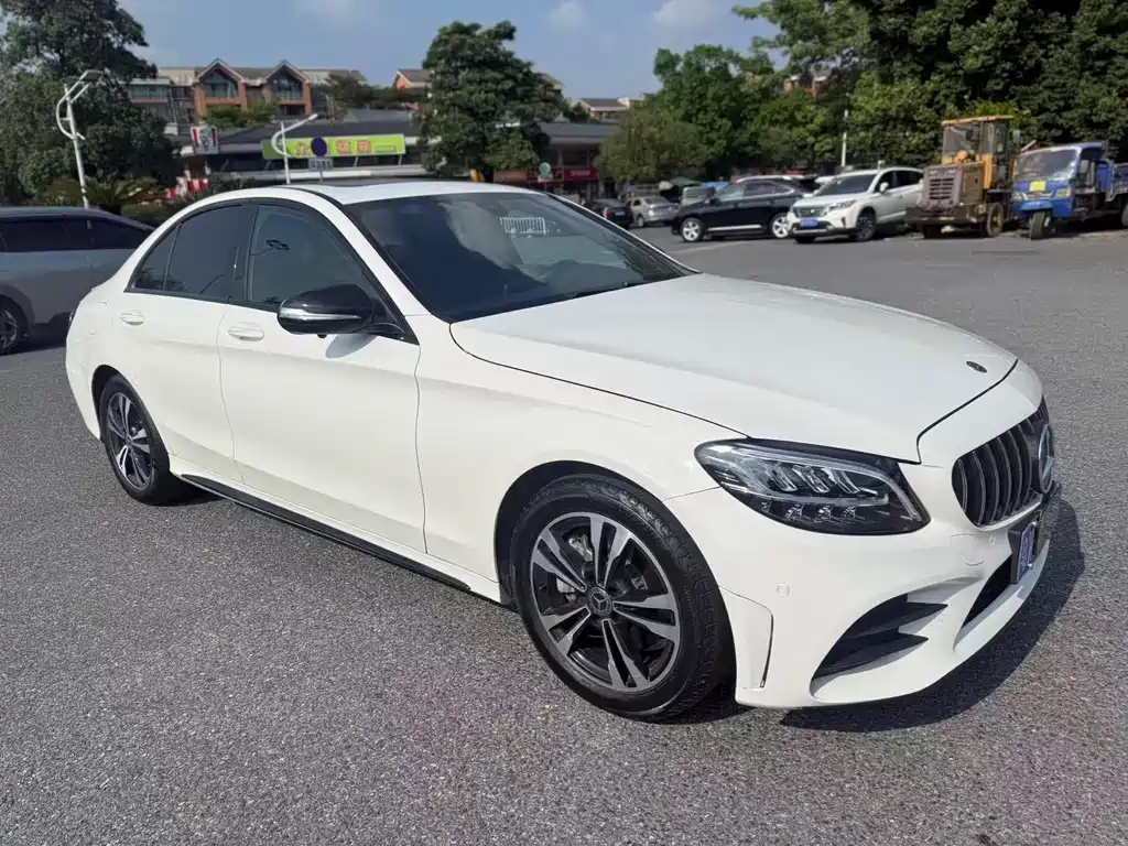 Mercedes-Benz C-Class — миниатюра 3