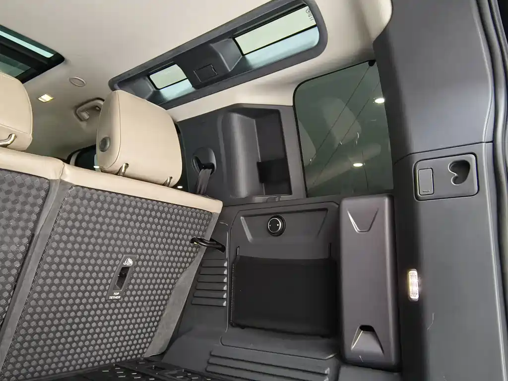 Land Rover Defender — миниатюра 23