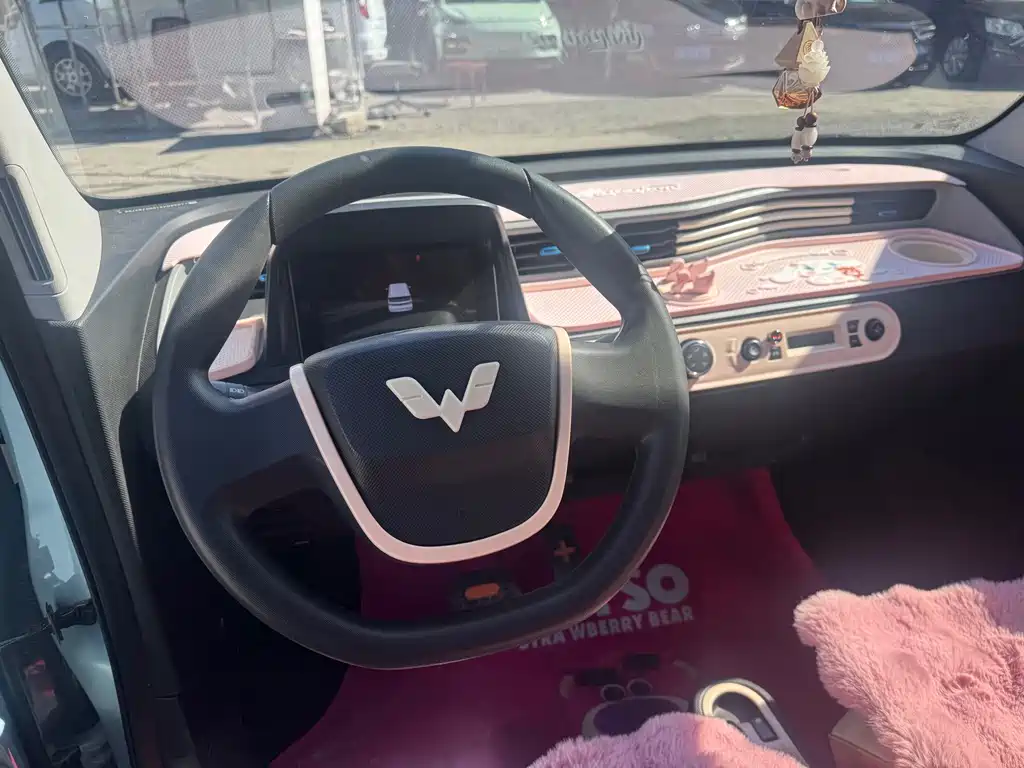 Wuling MINIEV — миниатюра 5