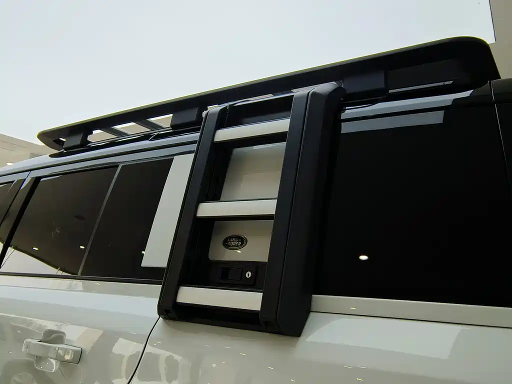 Land Rover Defender — миниатюра 32