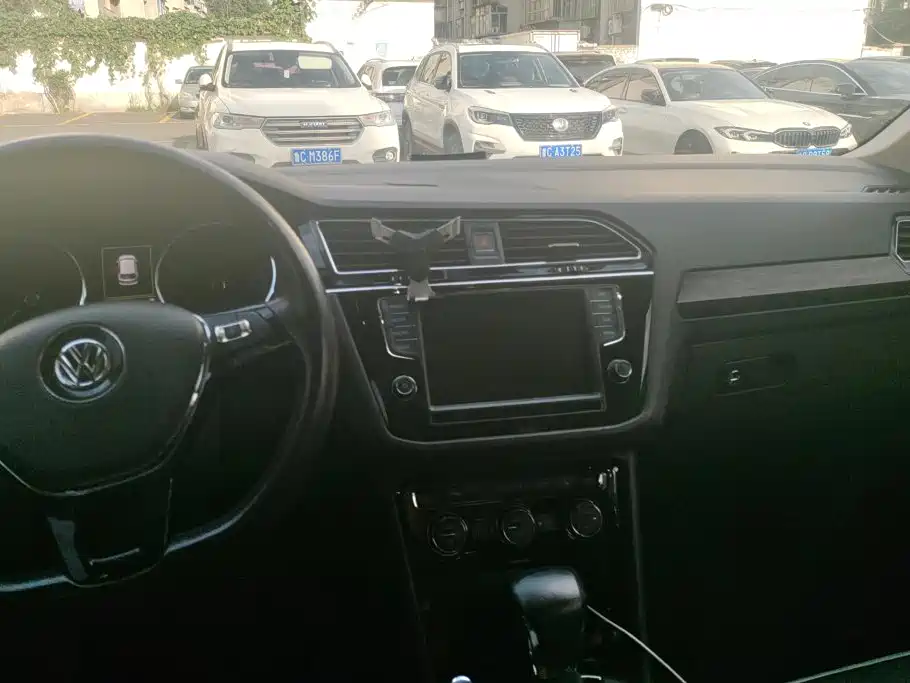Volkswagen Tiguan L — миниатюра 13