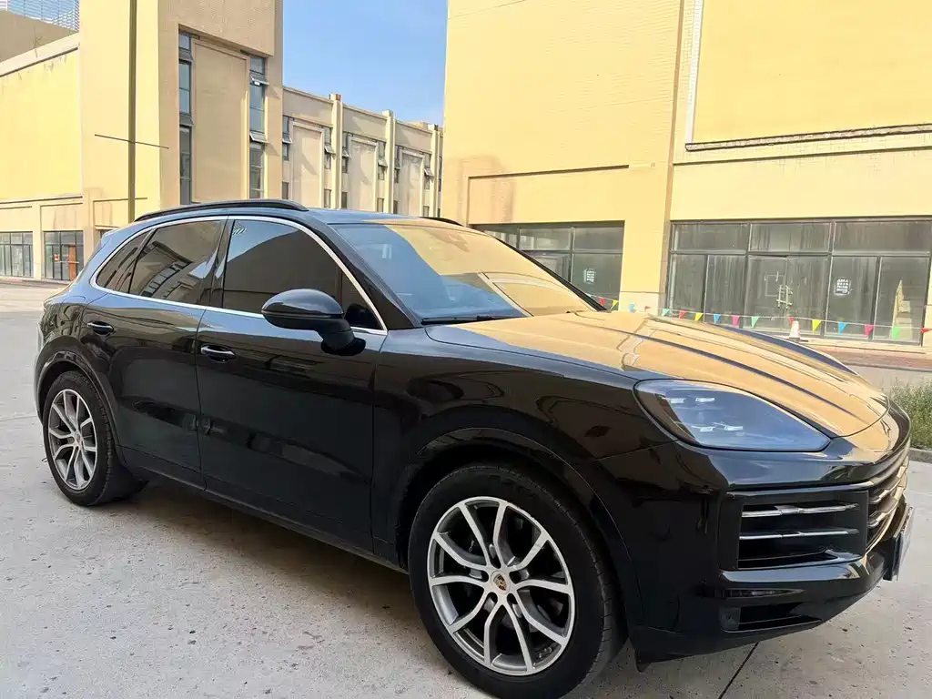 Porsche Cayenne 2025