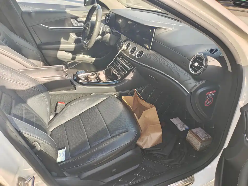 Mercedes-Benz E-Class — миниатюра 5