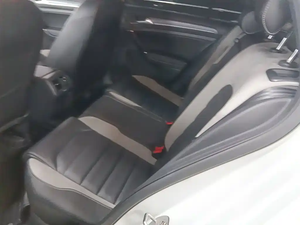 Volkswagen Golf — миниатюра 17